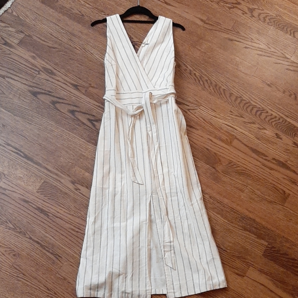 Summer midi dress with linen feel